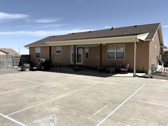 959 E Moonbeam Dr, Pueblo West, CO 81007