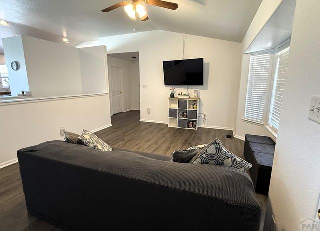 959 E Moonbeam Dr, Pueblo West, CO 81007