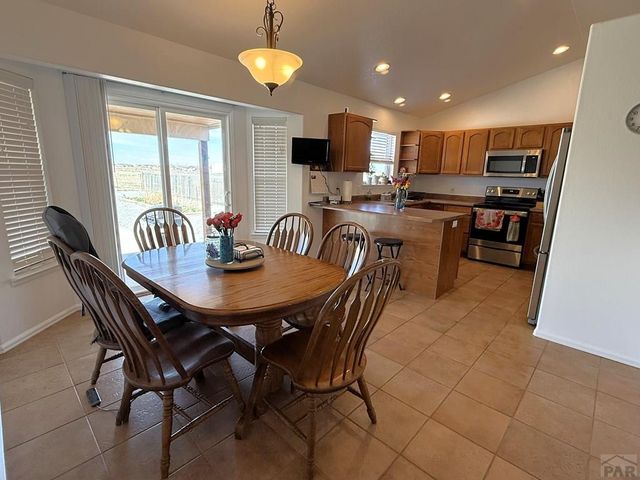 959 E Moonbeam Dr, Pueblo West, CO 81007