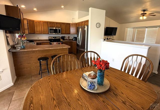 959 E Moonbeam Dr, Pueblo West, CO 81007