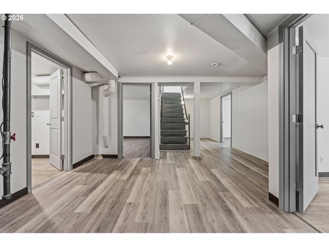 2034 Ne JUNIOR St, Portland, OR 97211