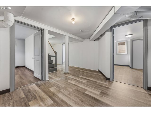 2034 Ne JUNIOR St, Portland, OR 97211