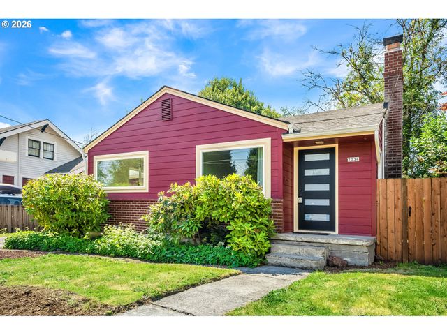 2034 Ne JUNIOR St, Portland, OR 97211