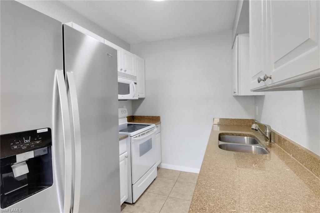 4635 Bayshore DR P4, NAPLES, FL 34112 — exterior