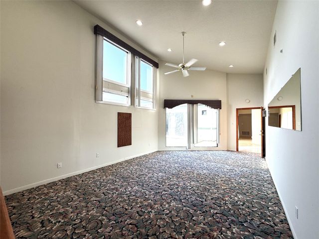 7110 W Mockingbird Lane, Pearland, TX 77584