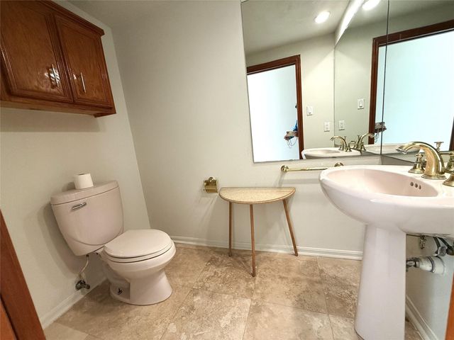 7110 W Mockingbird Lane, Pearland, TX 77584