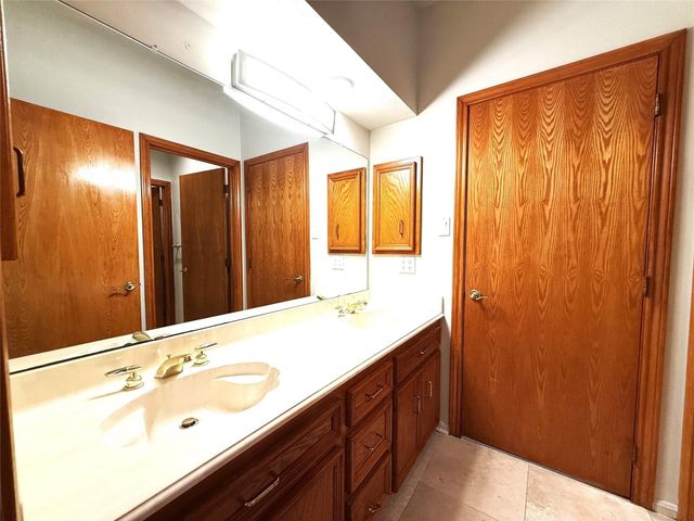 7110 W Mockingbird Lane, Pearland, TX 77584