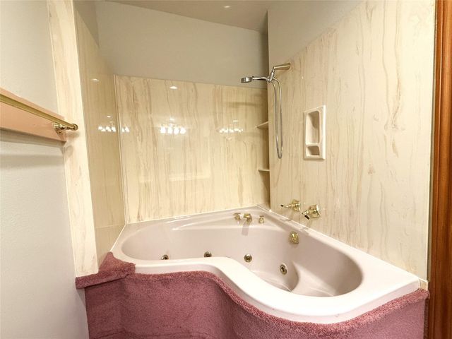 7110 W Mockingbird Lane, Pearland, TX 77584