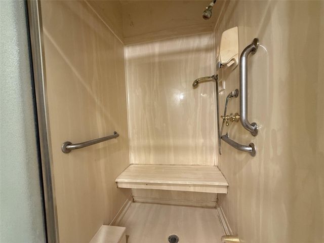 7110 W Mockingbird Lane, Pearland, TX 77584