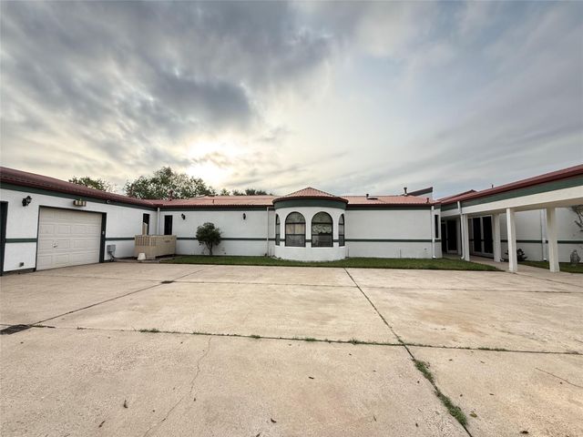 7110 W Mockingbird Lane, Pearland, TX 77584