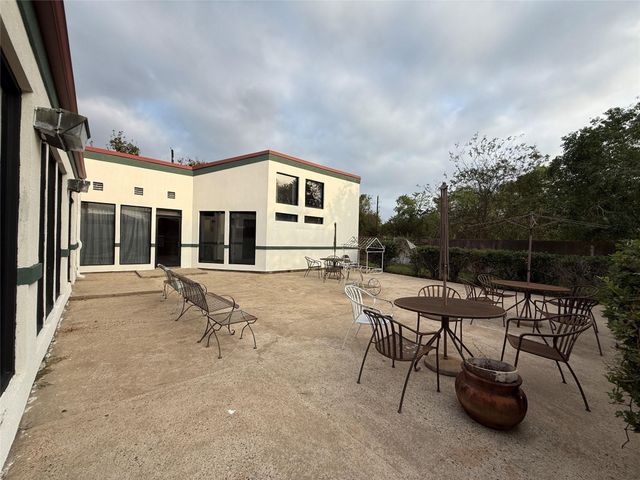 7110 W Mockingbird Lane, Pearland, TX 77584