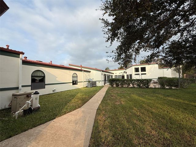 7110 W Mockingbird Lane, Pearland, TX 77584