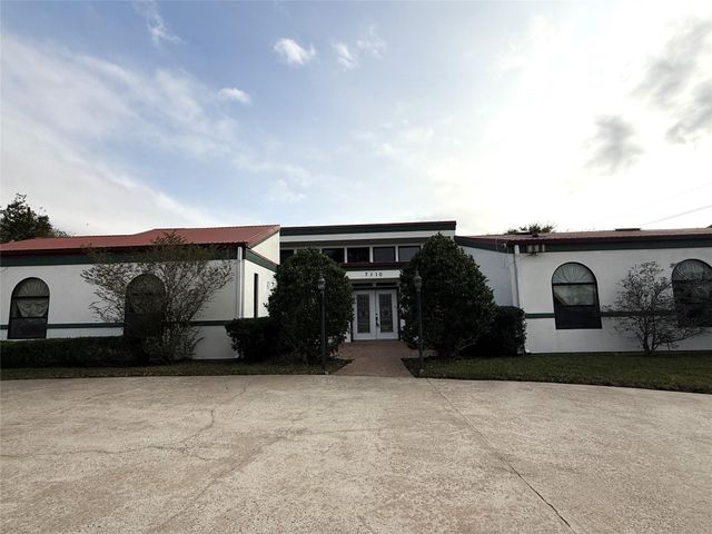 7110 W Mockingbird Lane, Pearland, TX 77584