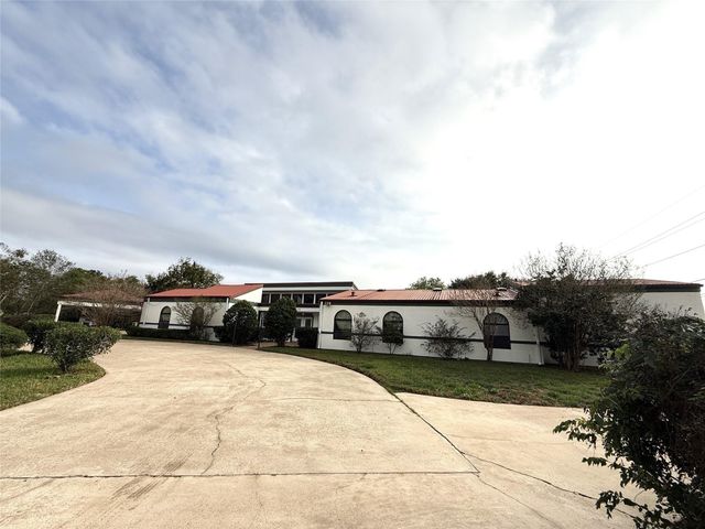 7110 W Mockingbird Lane, Pearland, TX 77584