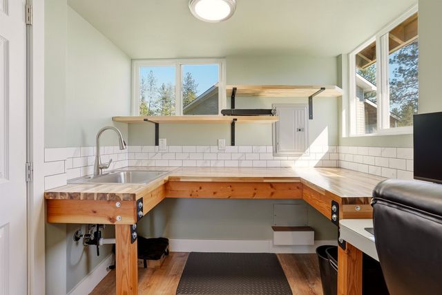 3916 W Brown Ln, Cheney, WA 99004