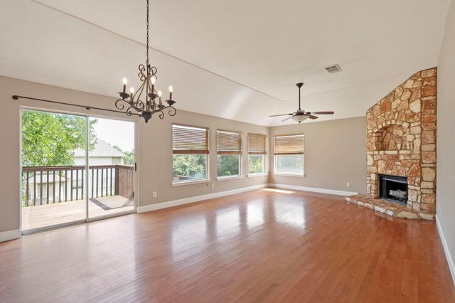 1806 Rosenborough LN N, Round Rock, TX 78665