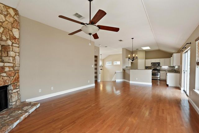 1806 Rosenborough LN N, Round Rock, TX 78665
