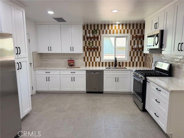 822 W 5th Street, Ontario, CA 91762