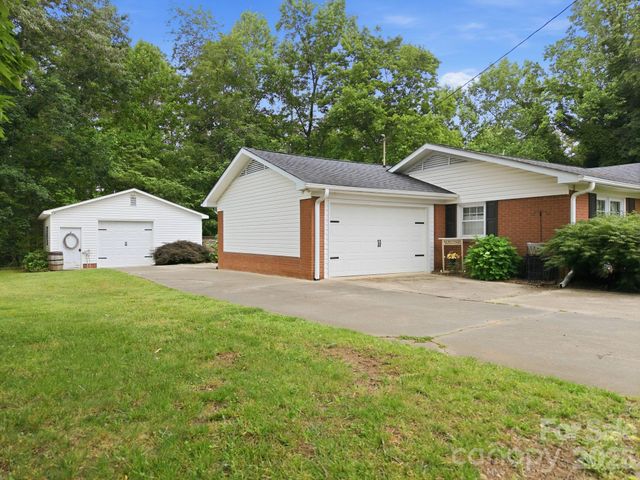 805 Pine Hill Drive, Salisbury, NC 28146