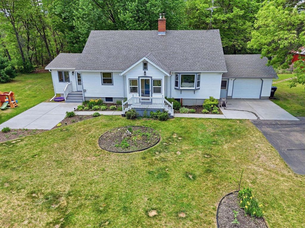 W5235 Buckeye Drive, Necedah, WI 54646