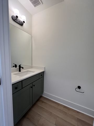 130 Valentine Aly, Nashville, TN 37218