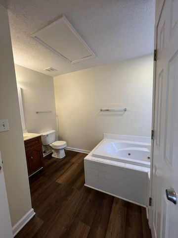 132 Ballygar St Apt C, Clarksville, TN 37043