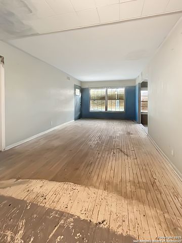 207 Sheila, San Antonio, TX 78209