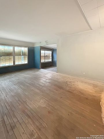 207 Sheila, San Antonio, TX 78209