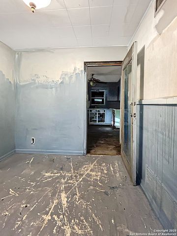 207 Sheila, San Antonio, TX 78209