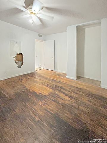 207 Sheila, San Antonio, TX 78209