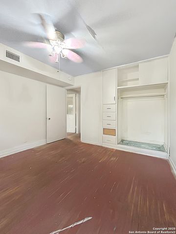 207 Sheila, San Antonio, TX 78209