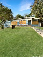 207 Sheila, San Antonio, TX 78209
