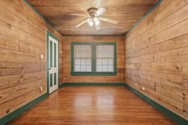 708 E Pine Street, Edgewood, TX 75117