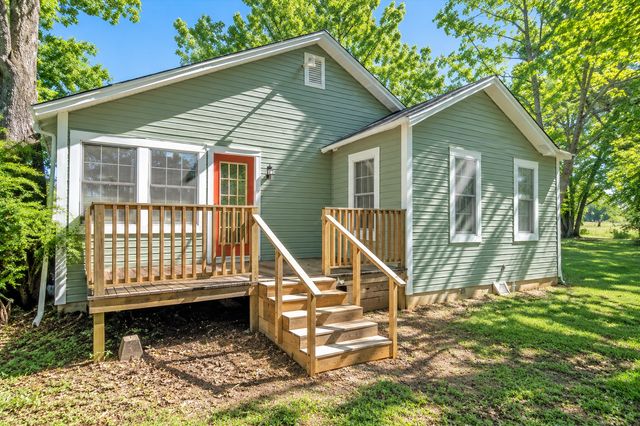 708 E Pine Street, Edgewood, TX 75117