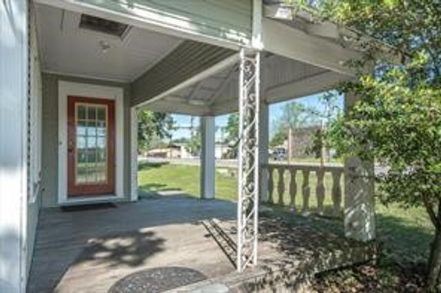 708 E Pine Street, Edgewood, TX 75117