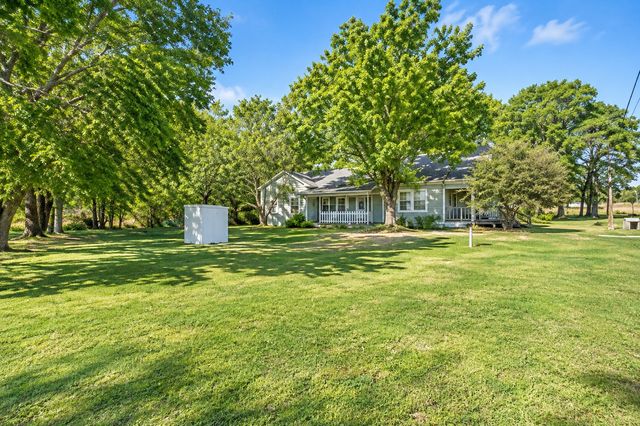 708 E Pine Street, Edgewood, TX 75117