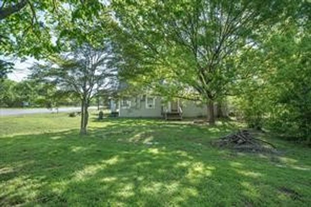 708 E Pine Street, Edgewood, TX 75117
