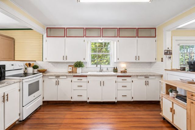 708 E Pine Street, Edgewood, TX 75117