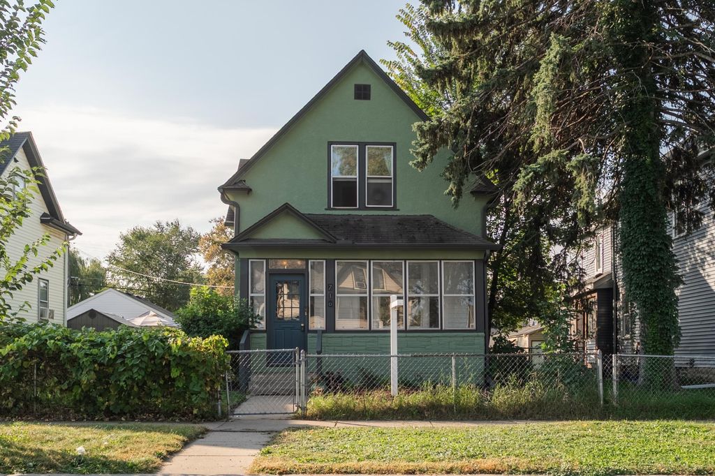 710 Lafond Avenue, Saint Paul, MN 55104