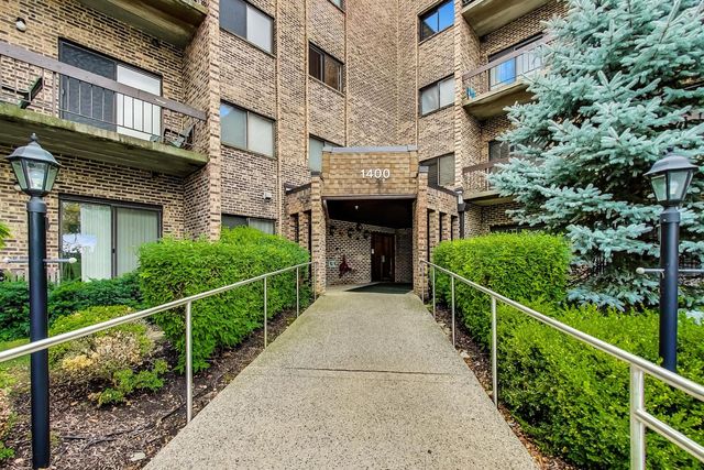1400 N Elmhurst Road 319, Mount Prospect, IL 60056
