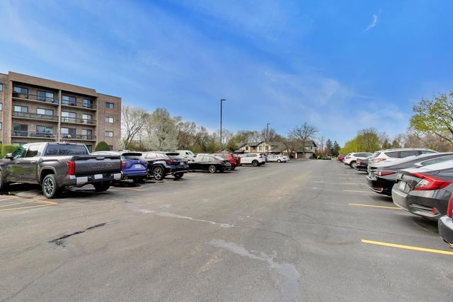 1400 N Elmhurst Road 319, Mount Prospect, IL 60056