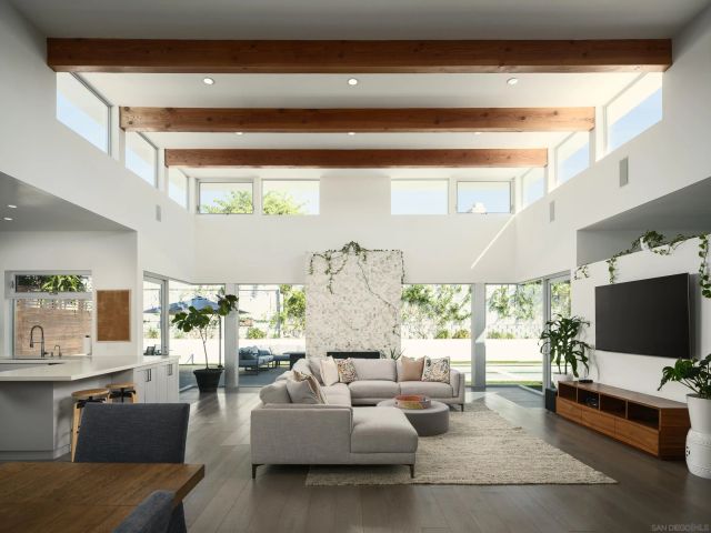 8835 Robin Hood Ln, San Diego, CA 92037