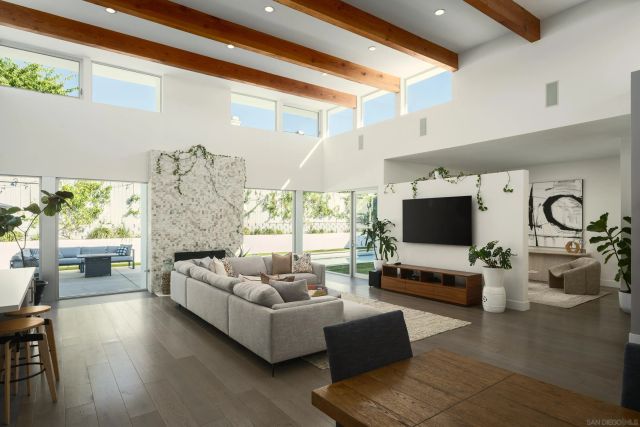 8835 Robin Hood Ln, San Diego, CA 92037