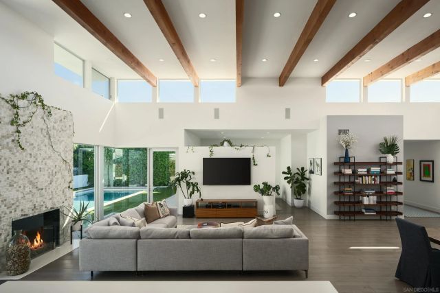 8835 Robin Hood Ln, San Diego, CA 92037