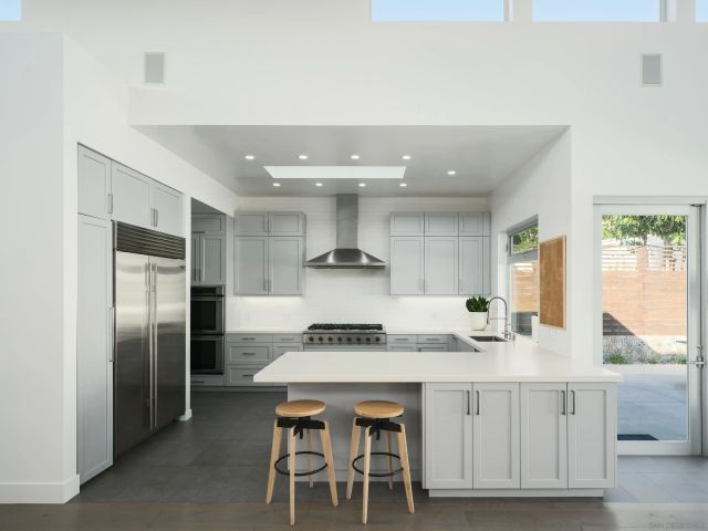 8835 Robin Hood Ln, San Diego, CA 92037