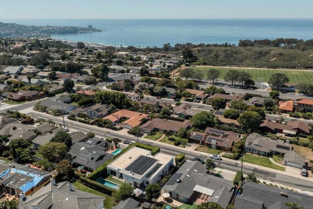 8835 Robin Hood Ln, San Diego, CA 92037