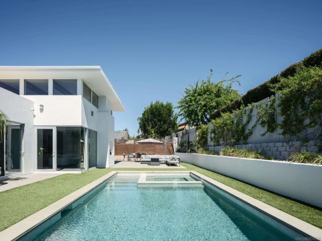 8835 Robin Hood Ln, San Diego, CA 92037