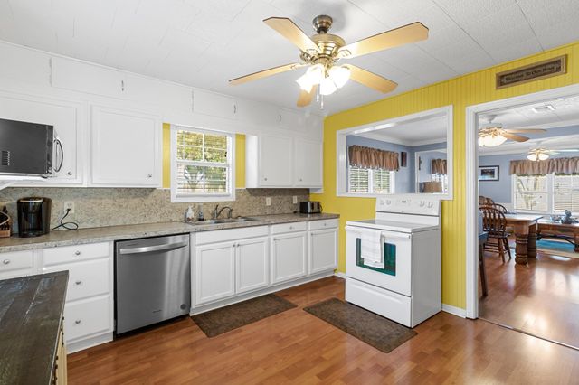 1112 S Fm 441 Road, Louise, TX 77455