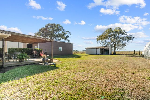 1112 S Fm 441 Road, Louise, TX 77455