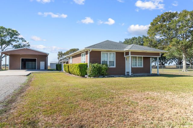1112 S Fm 441 Road, Louise, TX 77455